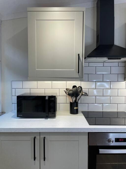 New Luxury For 2024 - Central Plymouth House - Sleeps 10 - Access To Plymouth Town - Close To The Barbican - Pets Welcome - Parking Available - By Luxe Living By Sophia Εξωτερικό φωτογραφία