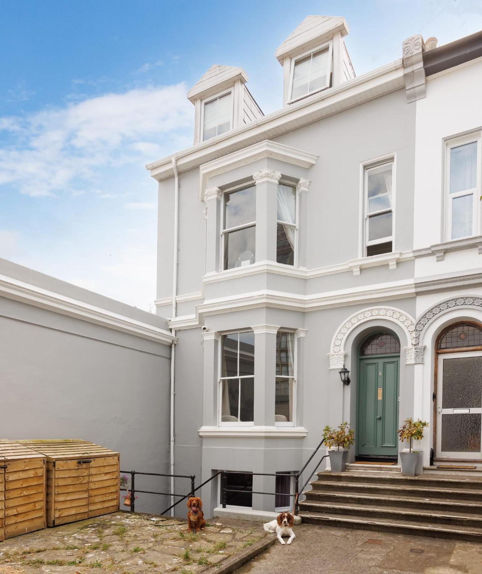 New Luxury For 2024 - Central Plymouth House - Sleeps 10 - Access To Plymouth Town - Close To The Barbican - Pets Welcome - Parking Available - By Luxe Living By Sophia Εξωτερικό φωτογραφία