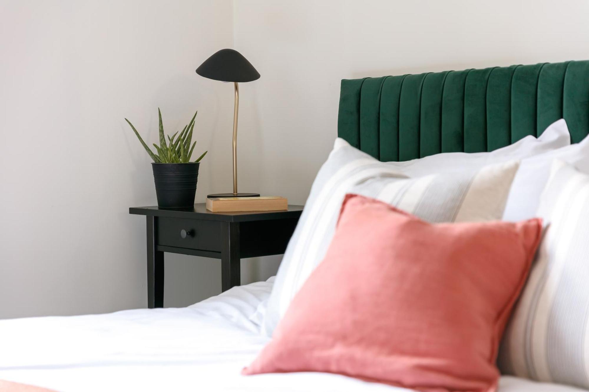 New Luxury For 2024 - Central Plymouth House - Sleeps 10 - Access To Plymouth Town - Close To The Barbican - Pets Welcome - Parking Available - By Luxe Living By Sophia Εξωτερικό φωτογραφία