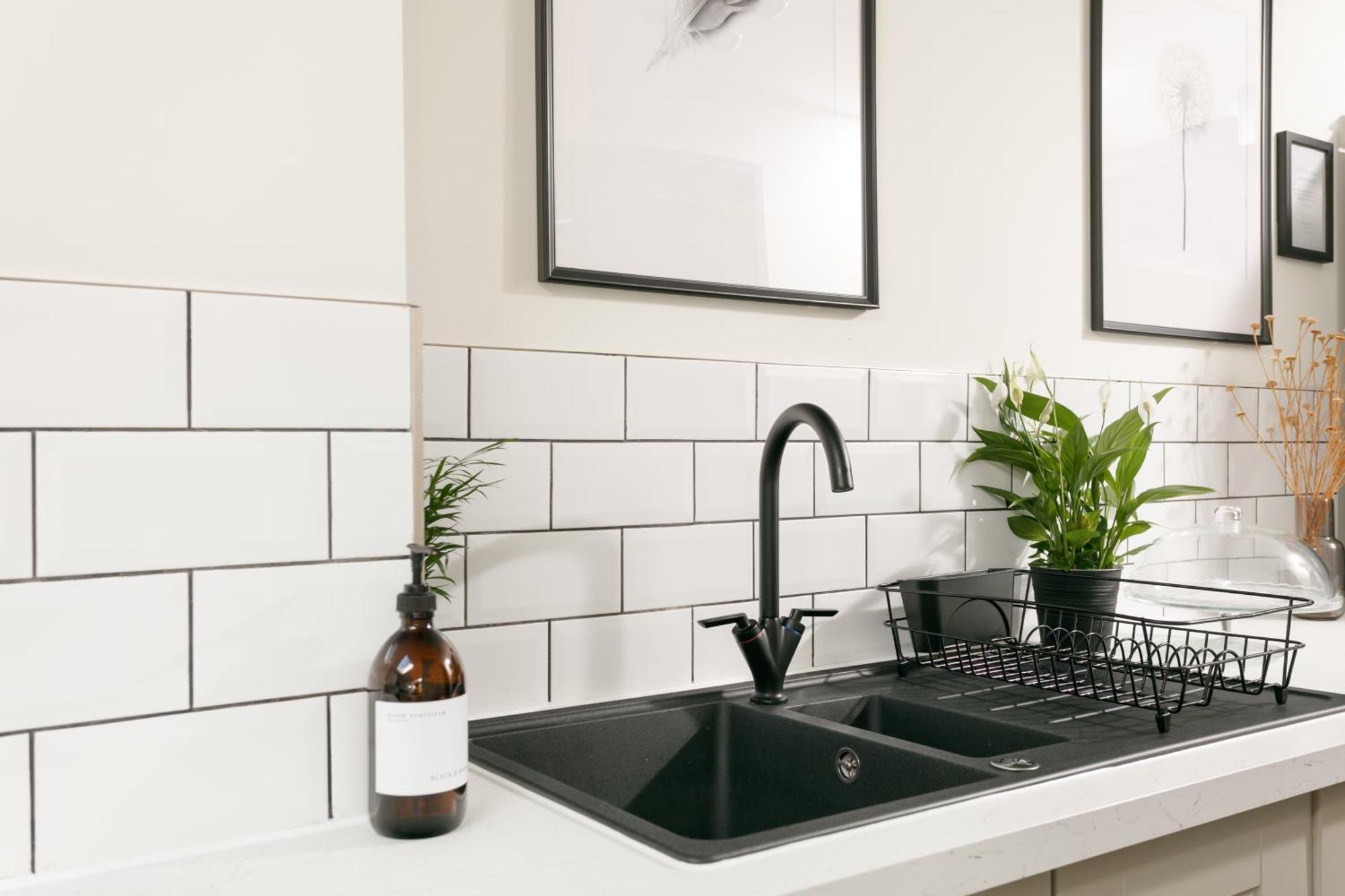 New Luxury For 2024 - Central Plymouth House - Sleeps 10 - Access To Plymouth Town - Close To The Barbican - Pets Welcome - Parking Available - By Luxe Living By Sophia Εξωτερικό φωτογραφία