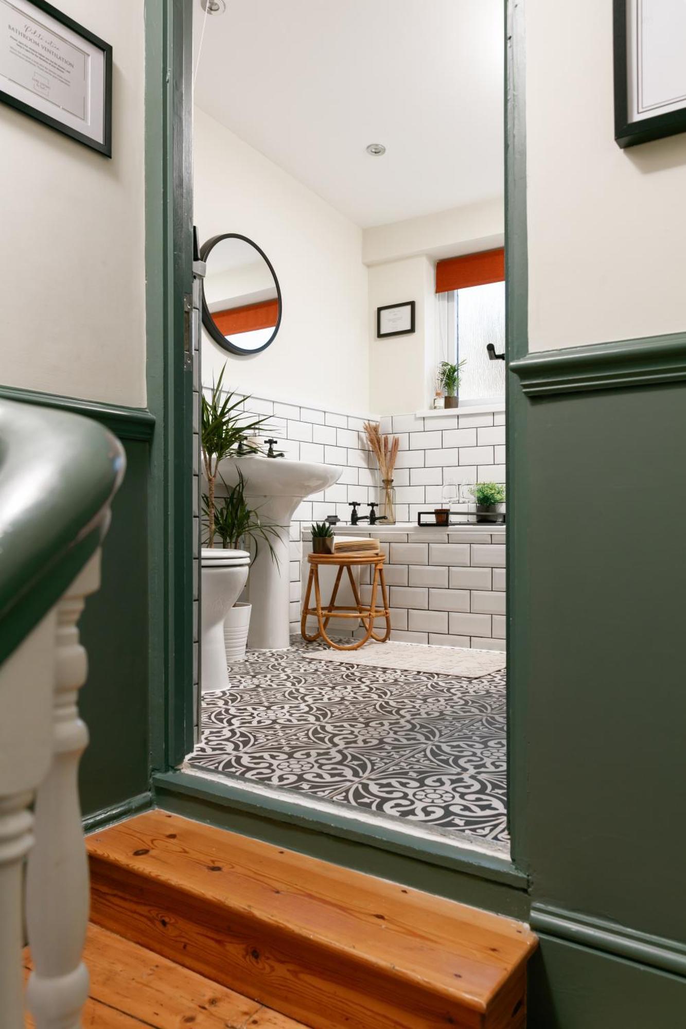 New Luxury For 2024 - Central Plymouth House - Sleeps 10 - Access To Plymouth Town - Close To The Barbican - Pets Welcome - Parking Available - By Luxe Living By Sophia Εξωτερικό φωτογραφία